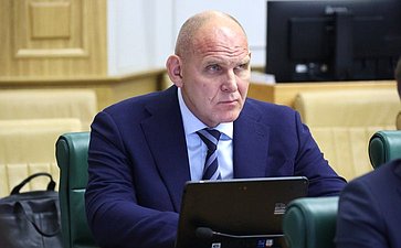 Александр Карелин