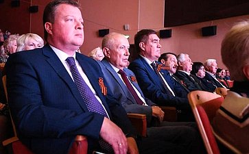 Александр Савин принял участие в прошедшем в Калуге торжественном мероприятии, посвященном 78-й годовщине Победы в Великой Отечественной войне