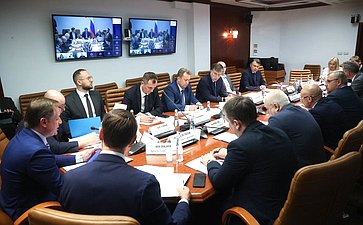 Заседание секции «Цифровая трансформация транспорта» на тему «Обсуждение концепций логистического проекта-международного транспорта БАС-Хаба с применением беспилотных летательных аппаратов между Россией и Китаем»