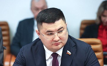 Борис Хачиров