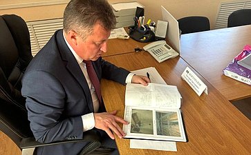 Евгений Богомазов провел личный прием граждан в Вытегорском округе