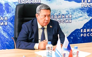 Владимир Полетаев провел личный прием граждан в региональной общественной приемной в Горно-Алтайске