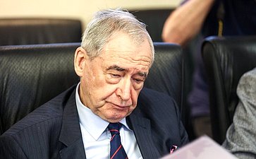 Круглый стол на тему «Решающая роль в Победе над гитлеровской Германией как одна из основ международного статуса России. Против покушений на историческую правду»