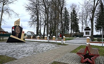 Анатолий Артамонов совершил рабочую поездку в Хвастовичский район Калужской области