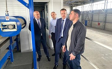 Виталий Назаренко в ходе поездки в регион обсудил с министром ЖКХ, топлива и энергии Майраном Тамаевым актуальные вопросы жилищно-коммунального хозяйства, проблему аварийного жилья