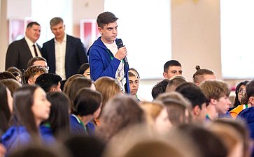 Председатель Совета Федерации Валентина Матвиенко встретилась с участниками культурно-образовательного проекта «Поезд Памяти»