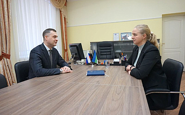 Екатерина Грибкова во время работы в регионе встретилась с управляющим Отделением Социального фонда России по Республике Коми Антоном Хозяиновым