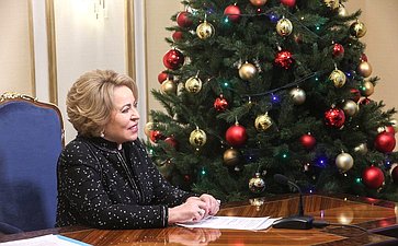Валентина Матвиенко приняла участие во Всероссийской акции «Елка желаний» и помогла исполниться новогодним желаниям детей из города на Неве