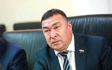 Александр Новьюхов