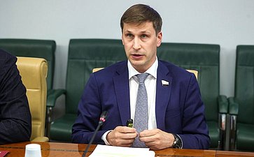 Иван Новиков