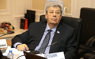 Аркадий Чернецкий