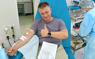 Активисты сдали кровь в Ульяновском донорском центре