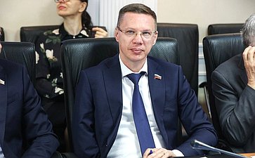 Виталий Назаренко