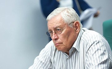 Круглый стол на тему «Инструменты развития производства малотоннажной химии в условиях санкционного давления»