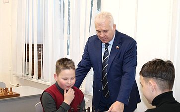 Сергей Мартынов встретился с руководителями и учениками Шахматной школы Сергея Карякина в Йошкар-Оле