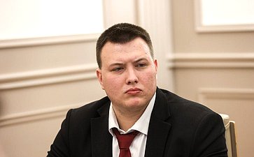 Встреча Александра Варфоломеева с членами молодежного парламента при Тульской областной Думе