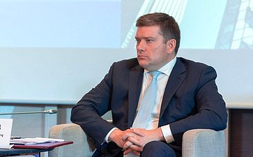 Заместитель Председателя Совета Федерации Николай Журавлев принял участие в III Съезде Ассоциации банков России