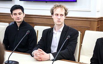 Встреча Натальи Мельниковой с активистами молодежного землячества Псковской области