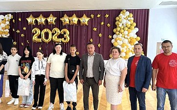 Айрат Гибатдинов встретился с семьями, оказавшимися в сложной жизненной ситуации и посетил школу-интернат для детей с особенностями в развитии
