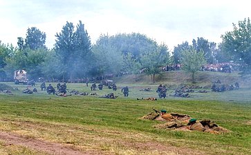 Участники проекта «Поезд Памяти» посетили военно-историческую реконструкцию «22 июня. Брестская крепость»