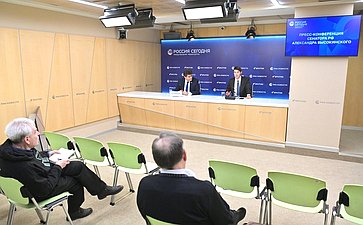 Пресс-конференция заместителя председателя Комитета СФ по федеративному устройству, региональной политике, местному самоуправлению и делам Севера Александра Высокинского, посвященная развитию лифтовой отрасли в России