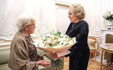 Валентина Матвиенко поздравила Народную артистку СССР Алису Фрейндлих с 90-летним юбилеем