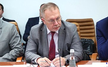 Заседание секции «Цифровая трансформация транспорта» на тему «Электронный документооборот между федеральными органами власти и участниками перевозочного процесса»