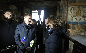 Сенаторы осмотрели площадки, отведенные под реализацию проектов комплексного развития территории и Церковь Иоанна Предтечи в Толчкове