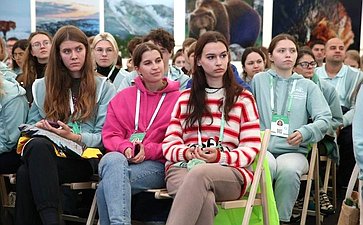 Валерий Пономарев в ходе работы в регионе принял участие в мероприятиях деловой программы молодежного форума «Экосистема. Заповедный край»