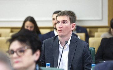 Расширенное заседание Комитета Совета Федерации по науке, образованию и культуре по вопросам обеспечения общеобразовательных организаций учебниками