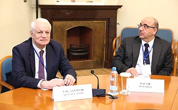Заседание круглого стола на тему «Образовательные мосты: университеты и языковые центры как важный фактор продвижения русского языка за рубежом»