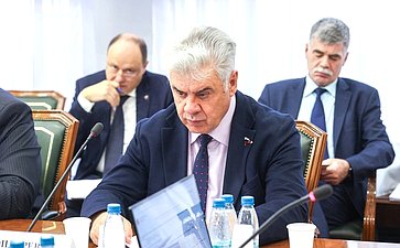 Виктор Бондарев