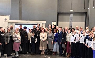 Екатерина Алтабаева приняла участие в открытии фотовыставки, посвященной духовной поддержке военнослужащих