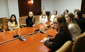 Встреча председателя Комитета СФ по социальной политике Инны Святенко со студентами РАНХиГС