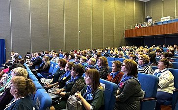 Елена Перминова приняла участие в традиционном Губернском собрании и в региональной конференции Союза женщин России, посвященным Международному дню сельских женщин