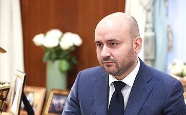 Валентина Матвиенко провела встречу с губернатором Самарской области Вячеславом Федорищевым