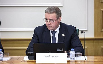 Николай Любимов