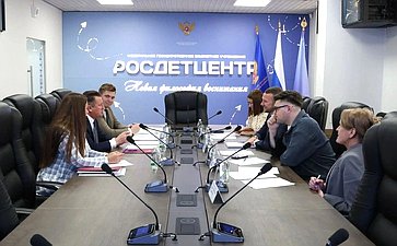Евгений Богомазов обсудил с главой Росдетцентра реализацию проектов по обучению и развитию детей