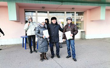 Сергей Михайлов принял участие в церемонии торжественного вручения новых школьных автобусов муниципальным и государственным учреждениям образования региона