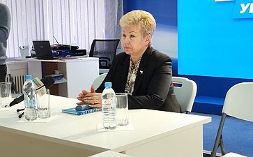 Ольга Бас провела встречу с педагогами ЛНР