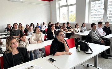 Екатерина Алтабаева провела встречу со студентами Московского городского педагогического университета