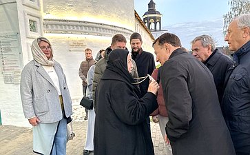 Сенаторы осмотрели площадки, отведенные под реализацию проектов комплексного развития территории и Церковь Иоанна Предтечи в Толчкове