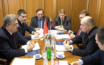 Встреча И. Умаханова с Чрезвычайным и Полномочным Послом Турции Х.Л.Дириозом