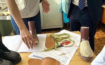 Иван Новиков в рамках поездки в Архангельскую область посетил Госпиталь для ветеранов войн