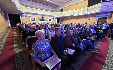 Ольга Бас в ходе поездки в регион посетила торжественное мероприятие, посвященное десятилетнему юбилею благотворительной организации «Путь добра»