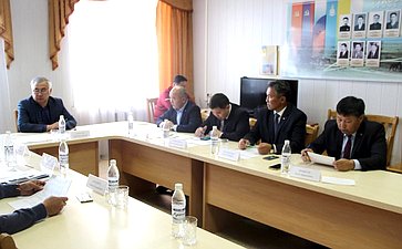 Баир Жамсуев провел рабочее совещание по мониторингу строительных и ремонтных работ на социальных и инфраструктурных объектах Агинского Бурятского округа