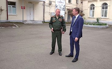 Виталий Назаренко навестил участников СВО, проходящих лечение во Владикавказском военном госпитале