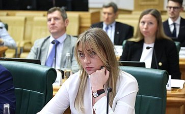 Совещание Комитета Совета Федерации по федеративному устройству, региональной политике, МСУ и делам Северана тему «Газификация и ее производные: газохимия и нефтехимия как драйвер роста экономики Дальневосточного федерального округа»