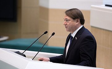 Заместитель председателя Комитета СФ по экономической политике С. Шатиров выступил на 390-м заседании Совета Федерации
