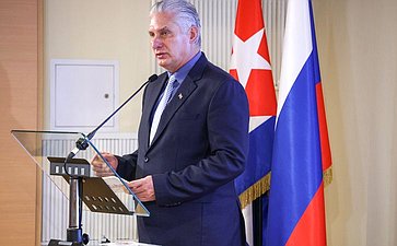 Председатель Совета Федерации Валентина Матвиенко, Президент Кубы Мигель Марио Диас-Канель и Председатель Московской городской Думы Алексей Шапошников открыли фотовыставку, посвящённую 65-летию восстановления российско-кубинских дипломатических отношений